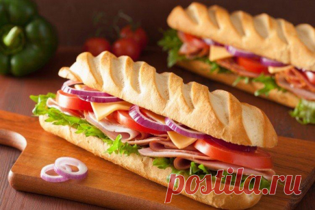Сэндвичи в домашних условиях - 20 самых вкусных рецептов Сэндвичи – быстрый и универсальный перекус на все случаи жизни. Попробуй наши оригинальные и вкусные рецепты – сэндвич с яичницей, беконом и сыром, с тунцом, красной рыбой, курицей, колбасой и многие другие!