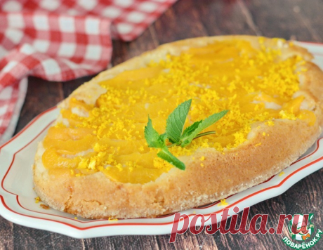 Сочный пирог с консервированными персиками – кулинарный рецепт