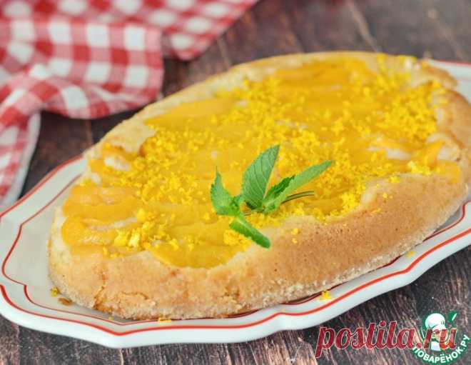 Сочный пирог с консервированными персиками – кулинарный рецепт