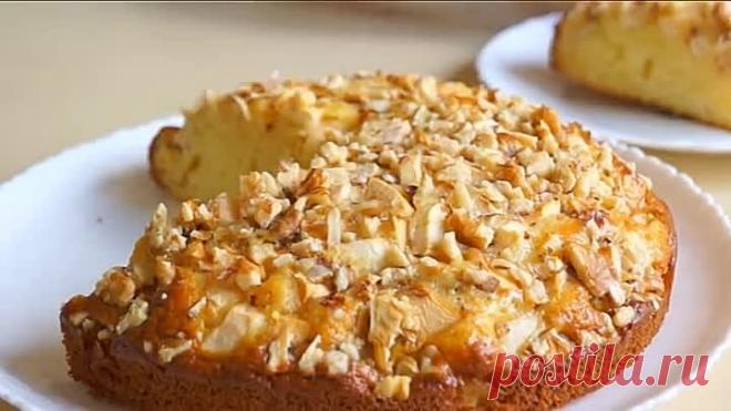 Пирог с яблоками и орехами