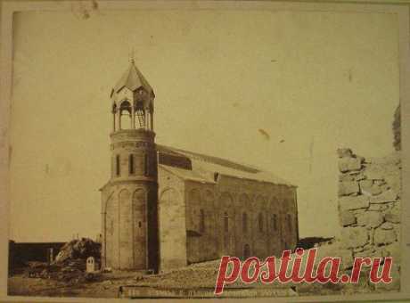 Церковь Сурб Месроп Маштоц в Ошакане на фото 19 -века.
