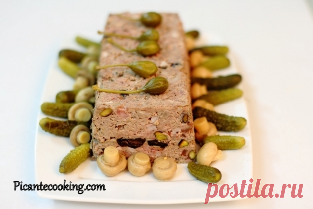 М'ясний террін з чорносливом і фісташками | Picantecooking