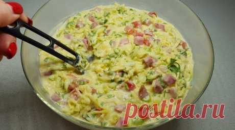 Вкусная запеканка из кабачка! Просто готовить - вкусно покушать Очень сытная и аппетитна запеканочка из кабачка. Просто готовить —   вкусно покушать. Если не приготовите её в сезон кабачков, будете жалеть! Для начала разберёмся с кабачками. Натрите их на крупной тёрке прямо с кожицей, если будут попадаться семена — удалите. Посолим и  перемешаем. Отставьте в сторону овощи, чтобы они отдали лишнюю влагу минут на 10. […]
