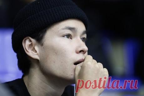 Родившийся в США скейтбордист рассказал о жизни в России без знания русского. Родившийся в США скейтбордист Ивон Мартинеc рассказал о жизни в России без знания русского языка. «Моя мама, сестра родом из России. Русская кухня, российские дома — все это мне кажется родным, естественным. Несмотря на то, что я не говорю по-русски, чувствую себя в России как дома», — заявил 22-летний спортсмен.