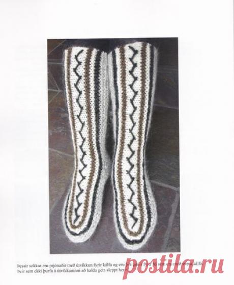 Традиционные домашние носки исландцы вяжут быстро и без затей - на двух спицах