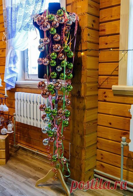 А так должна выглядеть современная ёлка. Последний писк моды: