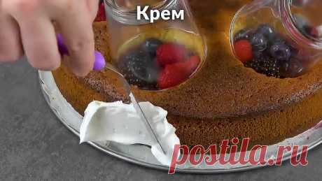 Торт с пустыми стаканами