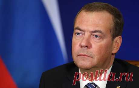 Медведев назвал Британию вечным врагом России. Зампред СБ РФ прокомментировал введение Лондоном санкций против пятерых участников расследования в отношении признанного в РФ иноагентом Владимира Кара-Мурзы