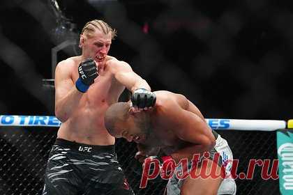 Волков усомнился в компетентности судившей его бой с Ганом на турнире UFC женщины