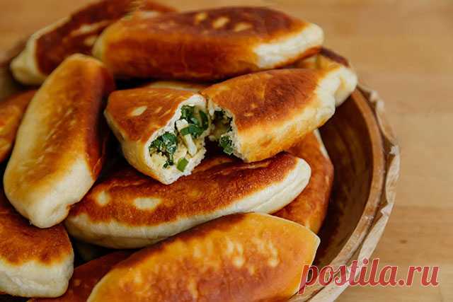 Жареные пирожки с луком и яйцом без дрожжей