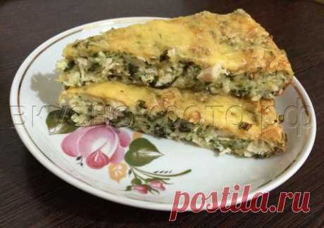 Заливной пирог с курицей и зеленым луком