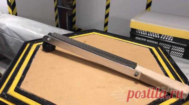 Рашпиль по дереву и металлу из полотен для маятниковой пилы Для первичной обработки заготовок из металла и дерева используют рашпиль. Этот инструмент является «родственником» напильника, однако имеет более крупные