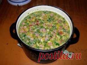 Горячий сырный  с колбасой