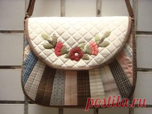 Коллекция лоскутных сумок.