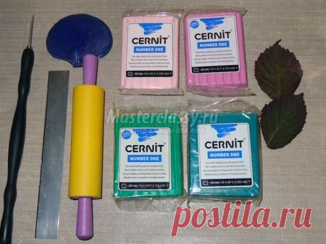 Душистый горошек из полимерной глины. Создание колье с элементами цветов душистого горошка, стручков гороха и листьев. Сборка колье на вощеные нити.