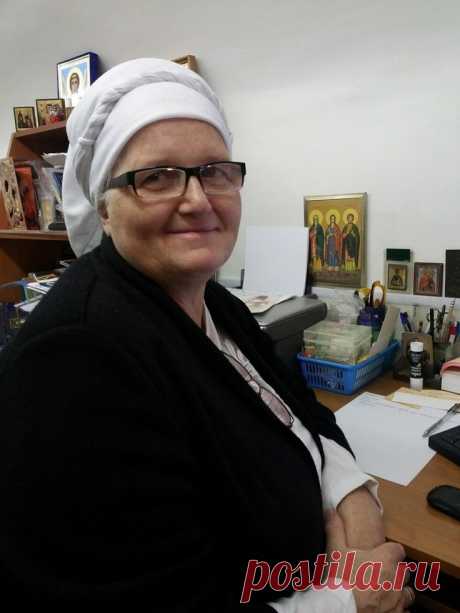 Бабушка Ирина @babhka

Нашла бабушку Иру по отзывам в сети. Я скептик по натуре и в магию не верила...но эта бабушка заставила меня свое мнение поменять. Видимо и правда говорят что сила осталась, но только в стариках. Бабушках и дедушках этих. Потому хочу ее порекомендовать тому у кого проблемы с энурезом у детей, заиканием, эпилепсией, астмой и диабетом или онкология. Бабушка с таким работает тоже. Звоните ей на в Телеграм, она бодренькая еще, отвечает сама https://t.me/babhka