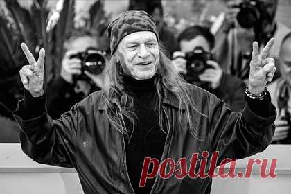 Умер актер из фильмов Стэнли Кубрика Леон Витали. Ушел из жизни британский актер Леон Витали. Артист скончался на 75-м году жизни. Причины смерти не раскрываются. Витали известен по роли лорда Буллингдона в фильме «Барри Линдон» Стэнли Кубрика. Позднее актер снялся и выступил в качестве ассистента режиссера в картинах «С широко закрытыми глазами» и «Сияние».