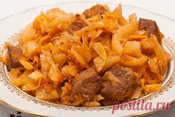 КАПУСТА, ТУШЁНАЯ С МЯСОМ В МУЛЬТИВАРКЕ!

Тушеная капуста с мясом в мультиварке – отличный вариант ужина или обеда. Готовить ее не сложно, как все с мультиваркой

ИНГРЕДИЕНТЫ:

мясо (филе) – 500 гр.
капуста свежая – 1 кг.
лук
морковь
помидор
зелень
специи
соль
растительное масло

ПРИГОТОВЛЕНИЕ:

1. Налить в чашу масло, положить мелко нарезанный лук. Порезать кусками мясо, также уложить его в чашу.

2. Ошпарить и очистить помидор, порезать его, прибавить к мясу и луку.

3. Н...