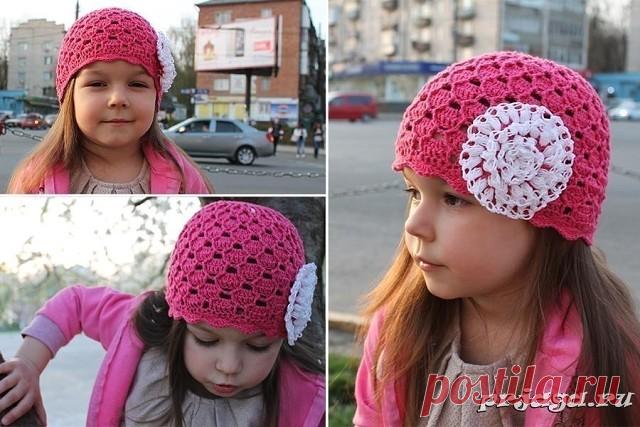 Розовая летняя шапочка крючком для девочки
Описание и схема: http://prjaga.ru/vyazanie-dlya-detej/shapka-sharfik-beret/rozovaya-letnyaya-shapochka-kryuchkom-dlya-devochki