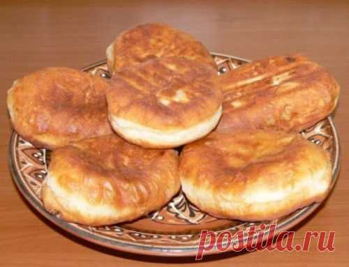Рецепт быстрых жареных пирожков с курицей и сыром / Простые рецепты