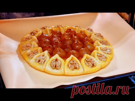 ЗА УШИ НЕ ОТТАЩИШЬ КАК ВКУСНО!ОЧЕНЬ НЕЖНЫЙ И ЛЁГКИЙ ПИРОГ! МУЖ СЪЕДАЕТ ПО 8 КУСКОВ И НЕ ПОПРАВЛЯЕТСЯ Всем привет!
Я уже упоминала, что очень люблю творожные пироги, но к сожалению, у меня они получаются редко, а вот творожная запеканка - любимое блюдо.
В этот раз я решила немного отойти от правил и сделать пирог открытым, не совсем классическим, но что-то похожее получилось.
Показать полностью...
А рецепт очень простой!
Можно подавать как с чаем или кофе, так и с молоком!