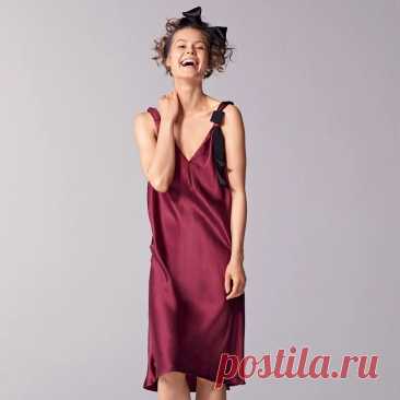 Крой по косой: как изменить направление долевой — BurdaStyle.ru Платья, сарафаны и юбки, скроенные по косой, ниспадают особенно красиво, идеально струятся вдоль тела, мягко подчеркивают изгибы женской фигуры.