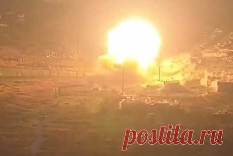 Военкоры сообщили о подрыве моста в Донбассе «шахид-мобилем» ВСУ. Украинские военные взорвали в Донбассе мост, используя начиненный взрывчаткой «шахид-мобиль», сообщает Telegram-канал «Военкоры русской весны» (РВ). Утверждается, что для уничтожения стратегического объекта Вооруженные силы Украины (ВСУ) использовали грузовик «с тонной тротила».