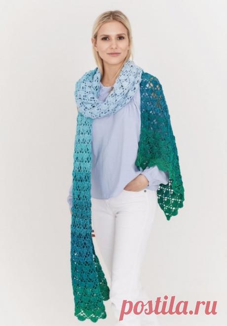 Длинный шарф, связанный крючком