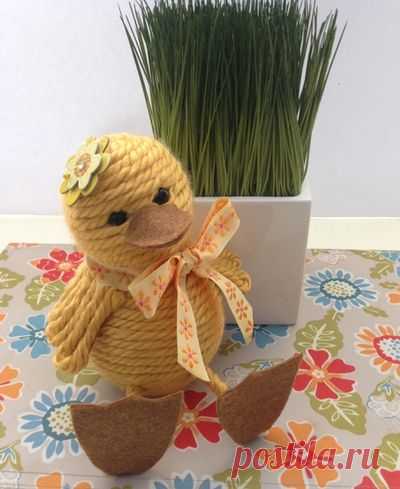 Yarn Wrapped Spring Duck | FaveCrafts.com