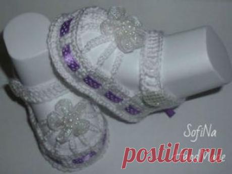 Вяжем пинетки-сандалики: видеоурок