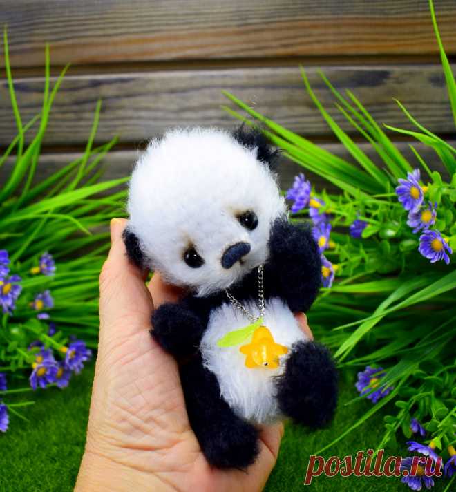 PDF Пандик. FREE amigurumi crochet pattern. Бесплатный мастер-класс, схема и описание для вязания амигуруми крючком. Вяжем игрушки своими руками! Панда, пандочка, panda, suportar, bär, ours, medvěd, medvídek, nallebjörn, мишка, медведь, медвежонок. #амигуруми #amigurumi #amigurumidoll #amigurumipattern #freepattern #freecrochetpatterns #crochetpattern #crochetdoll #crochettutorial #patternsforcrochet #вязание #вязаниекрючком #handmadedoll #рукоделие #ручнаяработа #pattern #tutorial #häkeln