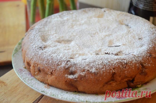 Простой яблочный пирог в мультиварке