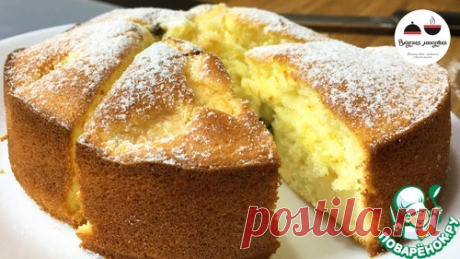 Нежный бисквитный пирог с персиками и киви