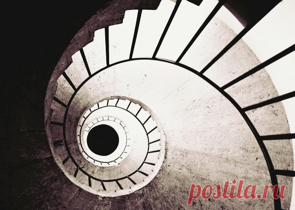 Самоосознание — самая важная способность для современного человека. Чтобы стать успешным и счастливым, необходимо отчетливо понимать, что вы из себя представляете и каково ваше место в мире. К сожалению, как показывают исследования, с каждым годом люди все сильнее заблуждаются на свой счет. Даже пытаясь разобраться в себе, мы продолжаем тонуть в иллюзиях и самообмане.На пути к самоосознанию...