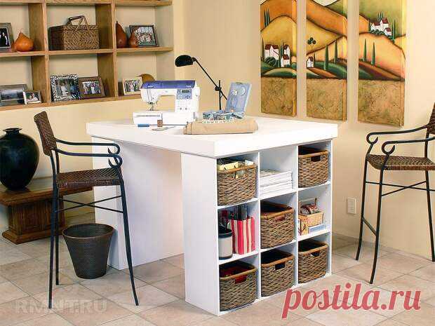 Рабочие столы с местами для хранения
Если хозяйка дома любит шить, вязать, вышивать, дети постоянно мастерят какие-то поделки...
Читай пост далее на сайте. Жми ⏫ссылку выше