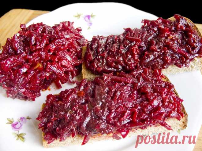 Закуска из свеклы с жареным луком