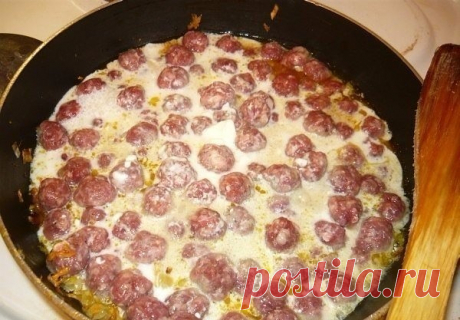 СПАГЕТТИ С СОУСОМ ИЗ ФРИКАДЕЛЕК 🍴