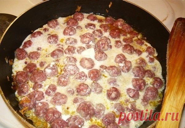 СПАГЕТТИ С СОУСОМ ИЗ ФРИКАДЕЛЕК 🍴