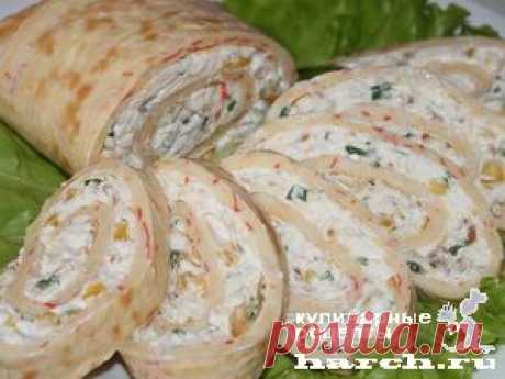 Рулет из крабовых палочек.