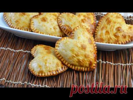 Heart-Shaped Tuna Empanadas - Easy Baked Tuna Empanadas Recipe Learn how to make heart-shaped empanadas filled with tuna, tomato sauce, onion and red bell pepper. These homemade empanadas are perfect for Valentine's Day or any other special day!

▼ INGREDIENTS LIST:

- (ingredients for 8 empanadas) -

- 16 empanada d