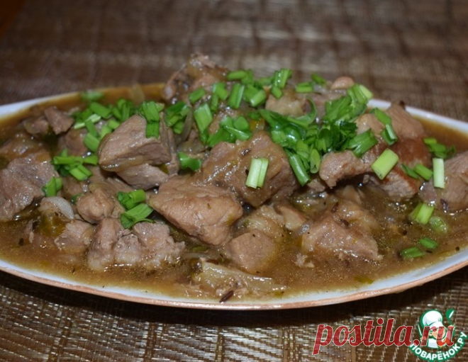 Нежнейшее мясо в пиве под потрясающим луковым соусом!