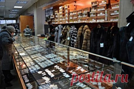 Специализированный меховой ломбард "Антриум" предлагает скупку изделий из ценных мехов (норка, куница, лиса и др.), что позволяет получить в день обращения максимальную сумму наличными.
https://antrium.ru/uslugi/mekhovojj-lombard.html