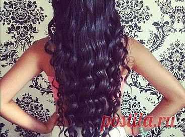 Ламинирование волос дома желатином.
Нам потребуется:
1) желатин — 1ст. ложка
2) горячая вода — 3ст. ложки
Показать полностью..
3) бальзам для волос — 1/2 ст. ложки

берём 1 столовую ложку желатина, высыпаем её в стеклянную посуду,добавляем три столовых ложки горячей воды, для растворения желатина, активно размешиваем до полного растворения. Даём смеси остыть, а в это время моем голову и наносим свою любимую маску/бальзам, всё смываем,
вытираем волосы полотенцем и идём к нашему зелью.