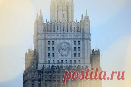 Москва назвала обвинения Молдавии в адрес России бездоказательными. МИД России назвал обвинения Молдавии в адрес страны, согласно которым Москва якобы намеревалась сменить власть в республике, абсолютно бездоказательными и необоснованными.«Решительно отводим инсинуации о якобы стремлении России расшатать ситуацию в Республике Молдова», — подчеркивается в заявлении.