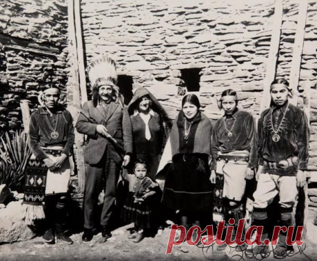 Альберт Эйнштейн на экскурсии в Великий Каньон. США, 1922 г. / Историческая справка