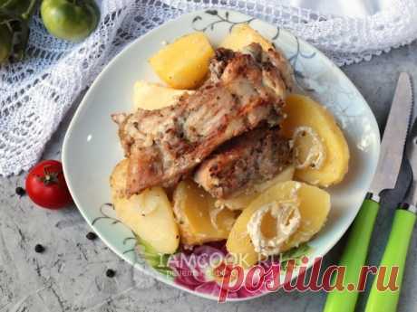 Кролик с картошкой и сметаной в духовке — рецепт с фото Кролик с картошкой и сметаной, приготовленный в духовке, станет прекрасным ужином для всей семьи. Даже если это праздничный ужин!