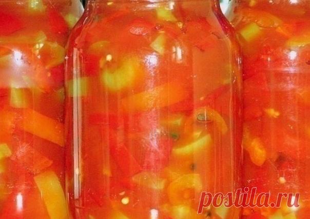 Сохрани себе и обязательно попробуй! Лечо

Рецепт, проверенный годами. Делаю каждый год по 2 порции - всегда не хватает. Лечо получается сладкое, детям особенно нравится.

Нам потребуется:

3 кг помидор
1,5 стакана сахара
1 стакан растительного масла
8-10 горошин черного перца
2 столовые ложки соли
3 лавровых листа
2 столовые ложки уксуса 9%
3 кг сладкого перца

1) помидоры проворачиваем через мясорубку, ставим кипятить, добавляя туда сахар, масло, черный перец, соль, лавр...