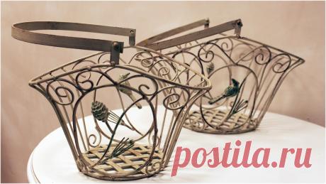Корзины плетеные и ажурные металлические белые и цветные в стиле Прованс и Кантри для дизайна интерьера квартиры, дома, дачи, кухни, столовой, спальни и гостиной, а также для ресторанов, магазинов, гостиниц и баров можно недорого купить в интернет магазине Уголок Прованса в Москве