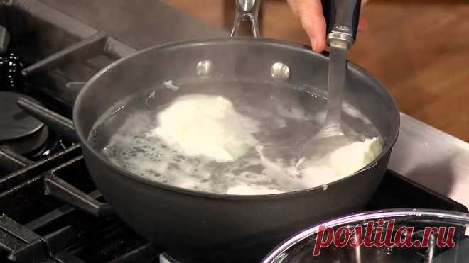 Jacques Pépin: How To Properly Poach An Egg | KQED Food Jacques Pépin shares techniques and cooking secrets for making perfectly poached eggs. He has a number of tricks for not making the eggs rubbery, as well as ...