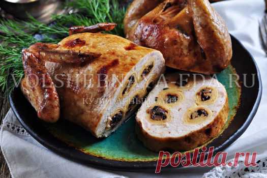 Курица, фаршированная блинами Скоро Масленица. Уверена, что на вашем столе будут стопки блинов, приготовленных по любимому рецепту, золотисто-солнечных, лоснящихся, призывающих к пиршеству. Возможно, будет целый блинный торт. Или даже два торта с разным оформлением. А про фаршированные блинчики не забыли? А про фаршированную блинами курицу? Не забывайте, пожалуйста.
